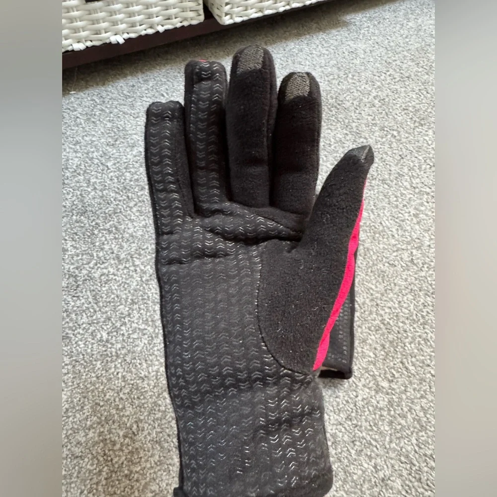 ISOTONER Womens Smart touch Bright Pink BlackTrim Gloves touchscreen compatible - Picture 3 of 6